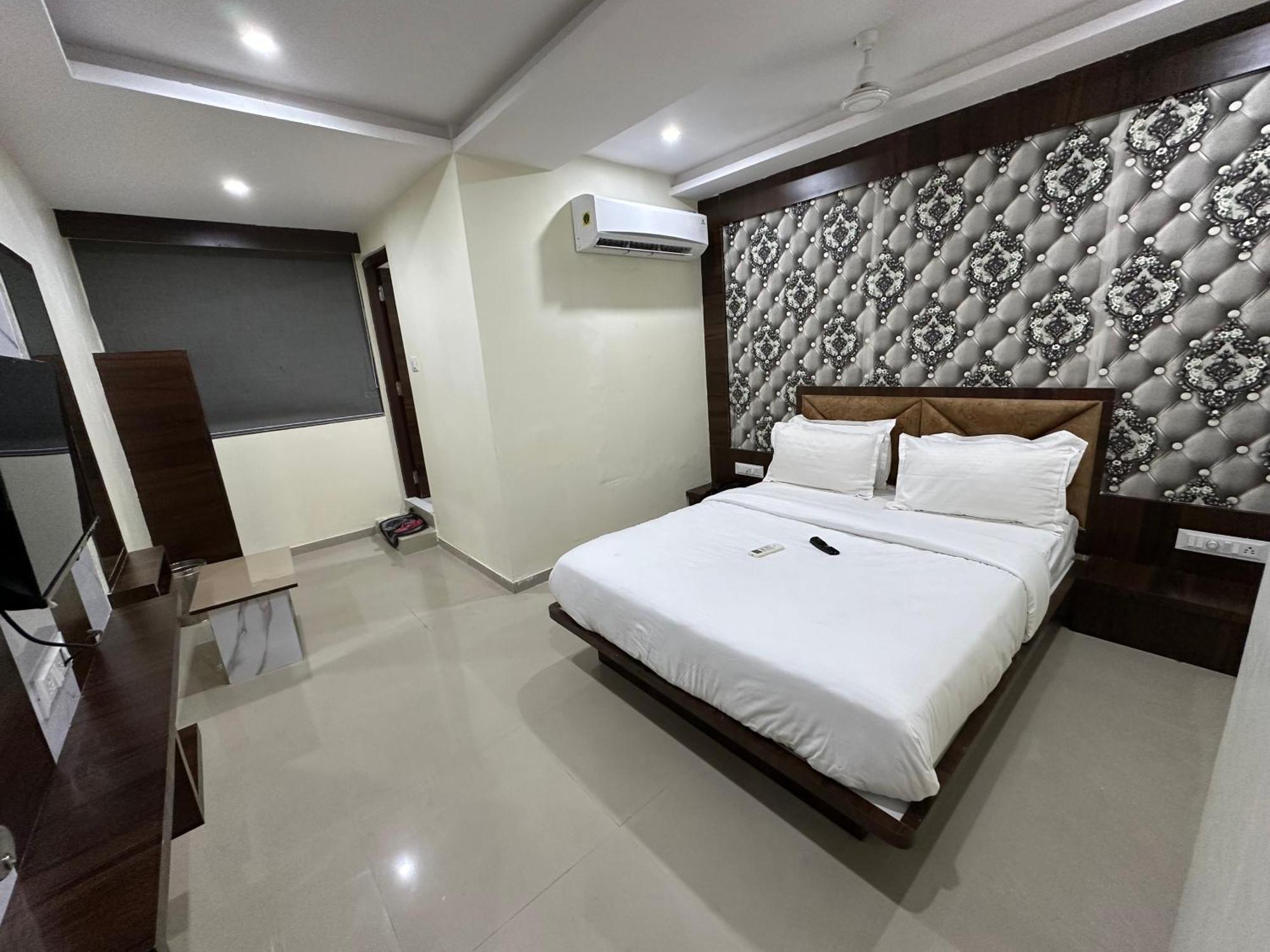 Hotel Golden View Vadodara Eksteriør bilde