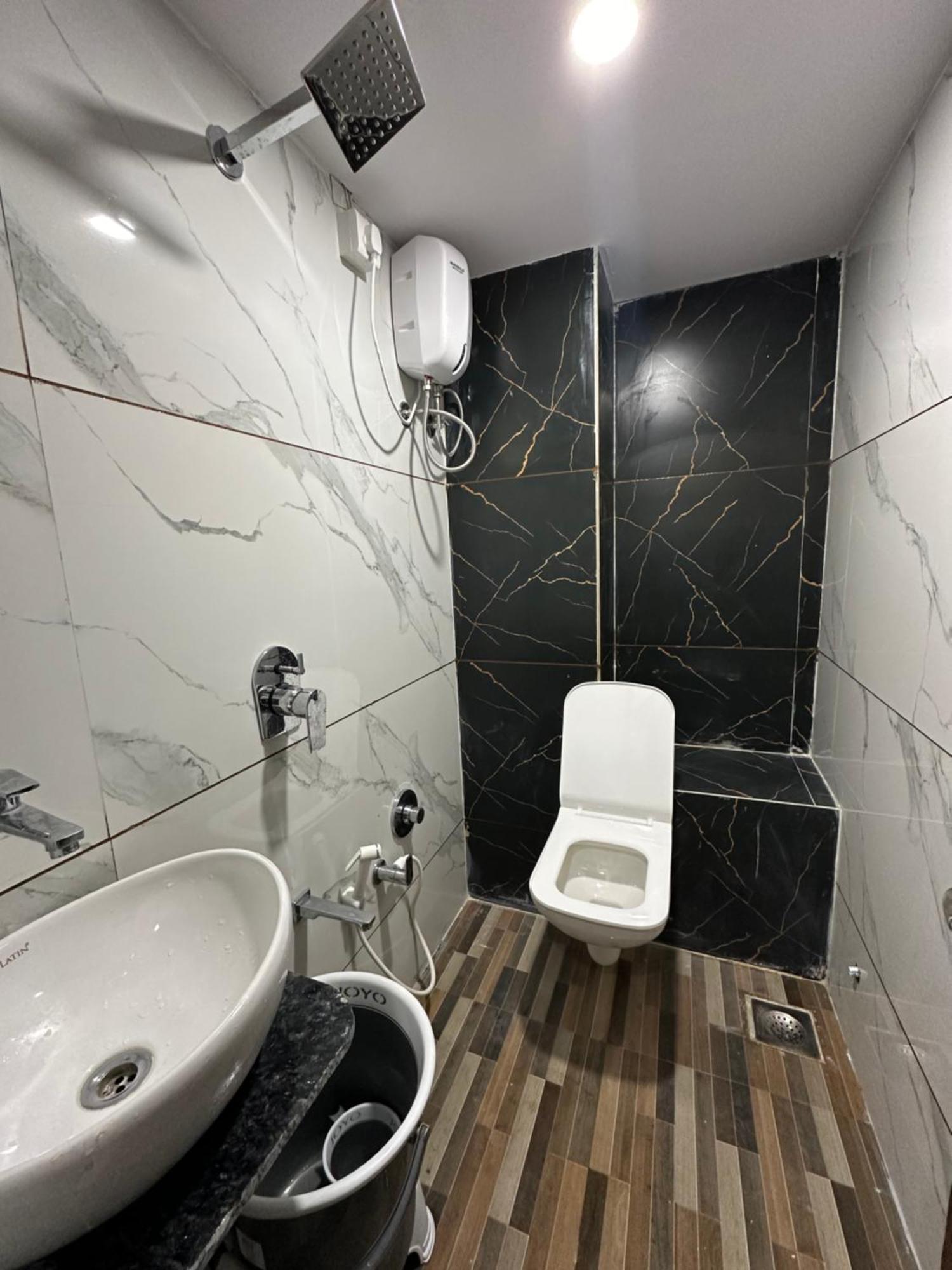 Hotel Golden View Vadodara Eksteriør bilde